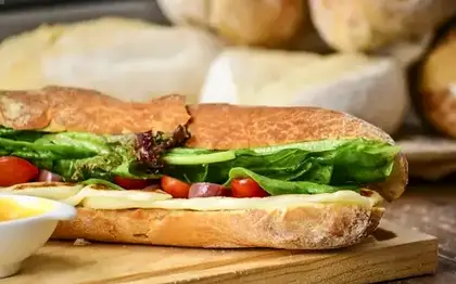 Bacon & Gouda Sandwich — No Pickles