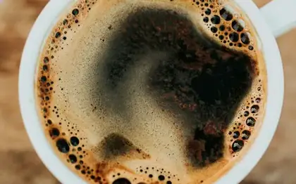 Blonde Vanilla Latte (Grande) — Cold Foam