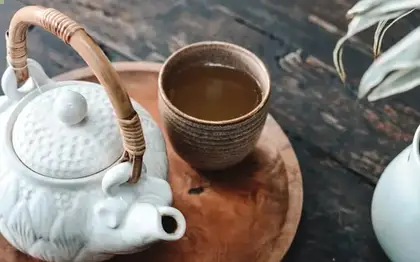 Blonde Vanilla Latte (Grande) — Light Ice