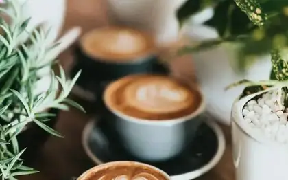 Caramel Macchiato (Grande) — Blonde Espresso
