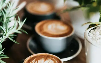Caramel Macchiato (Grande) — Light Ice