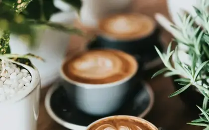 Flat White (Grande) (Airport Premium Estimate)