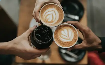 Flat White (Grande) — Almondmilk