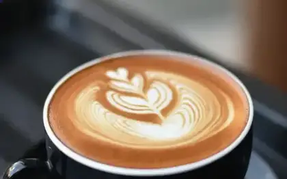 Flat White (Grande) — Oatmilk