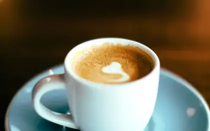 Flat White (Grande) (Suburban Mid Estimate)