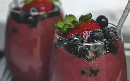 Powerade Mountain Berry Blast (Medium) + Bakery Pairing Est.