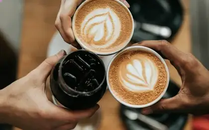 Hot Chocolate (Grande) — Light Ice