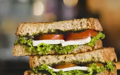 Impossible Breakfast Sandwich — Light Sauce