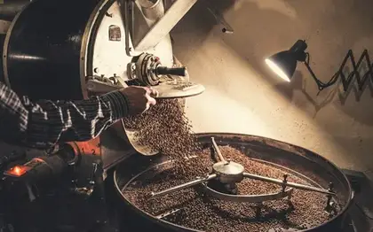 Caffè Latte (Grande) + Bakery Pairing Est.