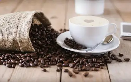 Caffè Latte (Grande) (Delivery Marketplace Estimate)