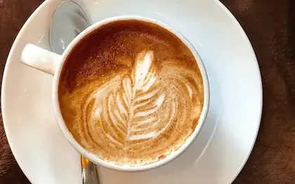 Caffè Latte (Tall) — Light Ice