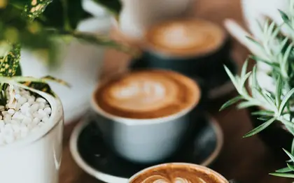 Caffè Latte (Venti) — Almondmilk