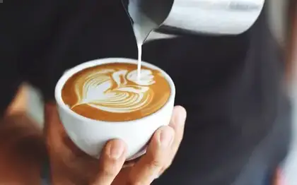 Matcha Crème Frappuccino (Grande) (Delivery Marketplace Estimate)
