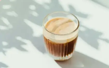 Mocha Frappuccino (Grande) + Bakery Pairing Est.
