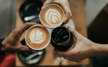 Caffè Mocha (Grande) — Almondmilk