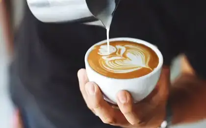 Caffè Mocha (Grande) (Delivery Marketplace Estimate)