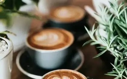 Pistachio Latte (Grande)