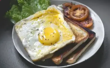 Sausage Egg & Cheddar — Add Jalapeños