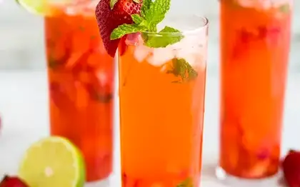 Strawberry Açaí Refresher (Grande)