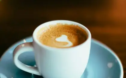 White Hot Chocolate (Grande) — Cold Foam