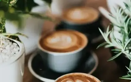 White Chocolate Mocha (Grande) (Metro Higher Estimate)