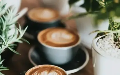 White Chocolate Mocha (Grande) — Oatmilk